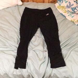 i am selling leggings